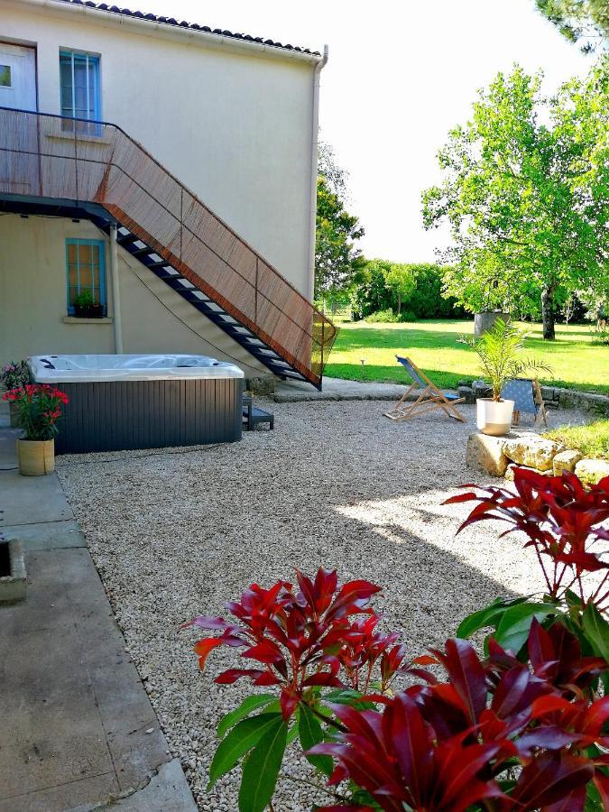 Gite Dans Une Ambiance Vegetale Avec Spa Privatif Jazennes Eksteriør billede